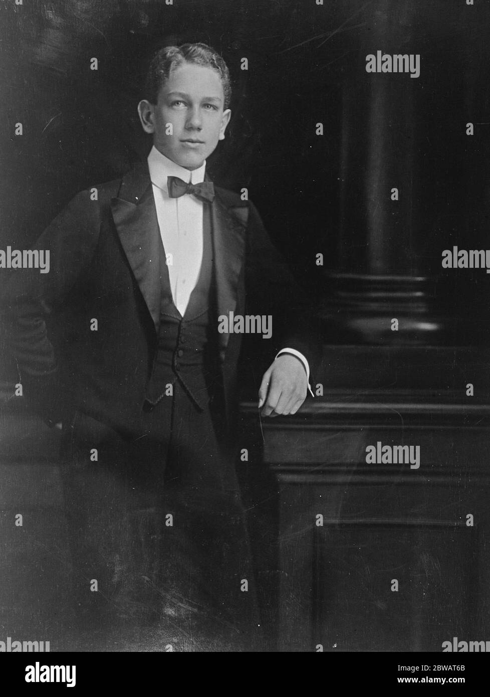 Königlicher Prinz als Butler der ehemalige Erzherzog Albrecht von Österreich ist jetzt als Butler beschäftigt 2. September 1922 Stockfoto