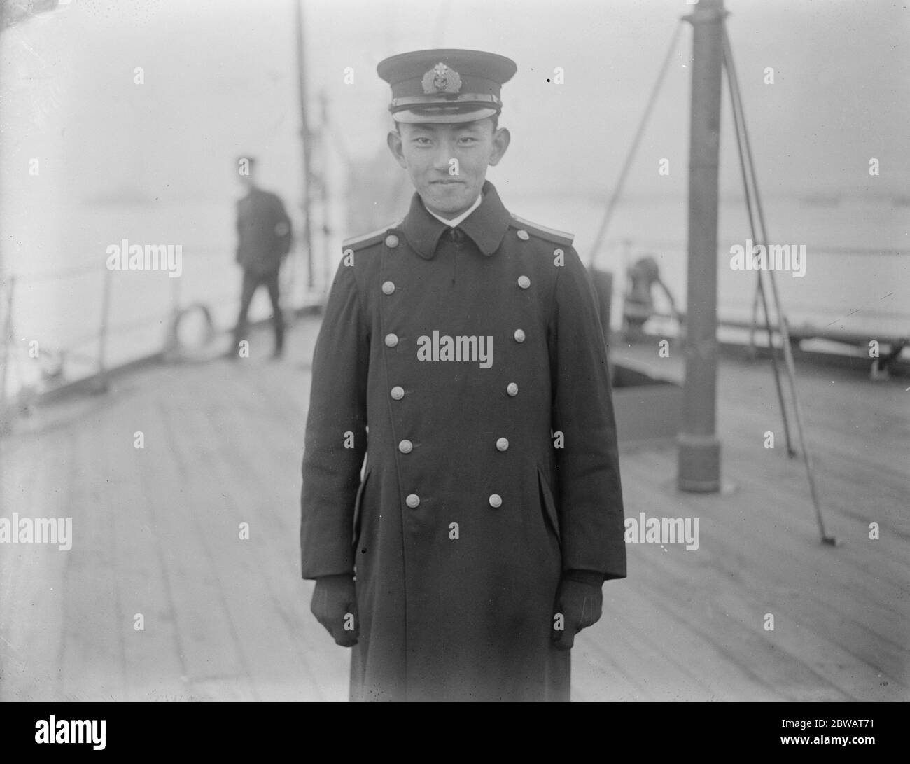 Japanischer Marinebesuch in England das japanische Trainingsgeschwader, bestehend aus den Kreuzer Yakumo und Idzumo, das eine Weltreise macht, kam am Dienstag in Sheerness an Prinz Kimi, einem der Kadetten, der unter den Besuchern ist 29. November 1921 Stockfoto