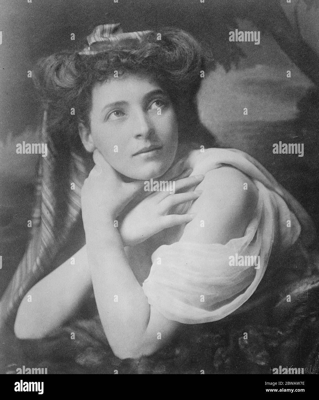 Wiener Opernstar für England, der in London unter der Leitung von Herrn Gruder Guntram, Direktor des Wiener Volkspors, auftreten wird, dem der Vorschlag einer Operntournee in diesem Land ursprünglich von Herrn Joseph Holbrook gemacht wurde 8. August 1922 Anna von Mildenburg ( November 29 1872 - Januar 27 1947 ) Stockfoto