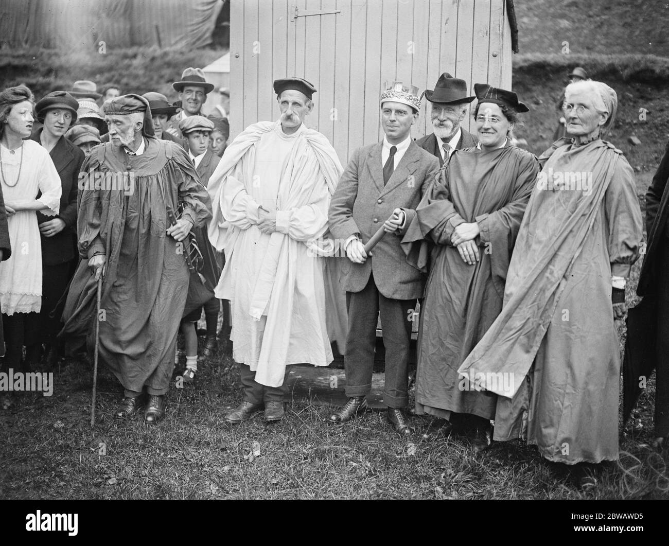 Welsh National Eisteddfod bei Carnarvon the Bard ( Rev Albert Jones ) und Begleiter nach der Krönungszeremonie 3. August 1921 Stockfoto