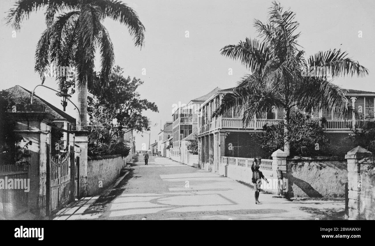 Großer Brand in der Hauptstadt Bahamas Schäden im Wert von Millionen Dollar wurden durch einen großen Brand in Nassau, der Hauptstadt der Bahamas, verursacht, die ganze Stadt war auf einmal von Zerstörung bedroht. April 1922 Stockfoto