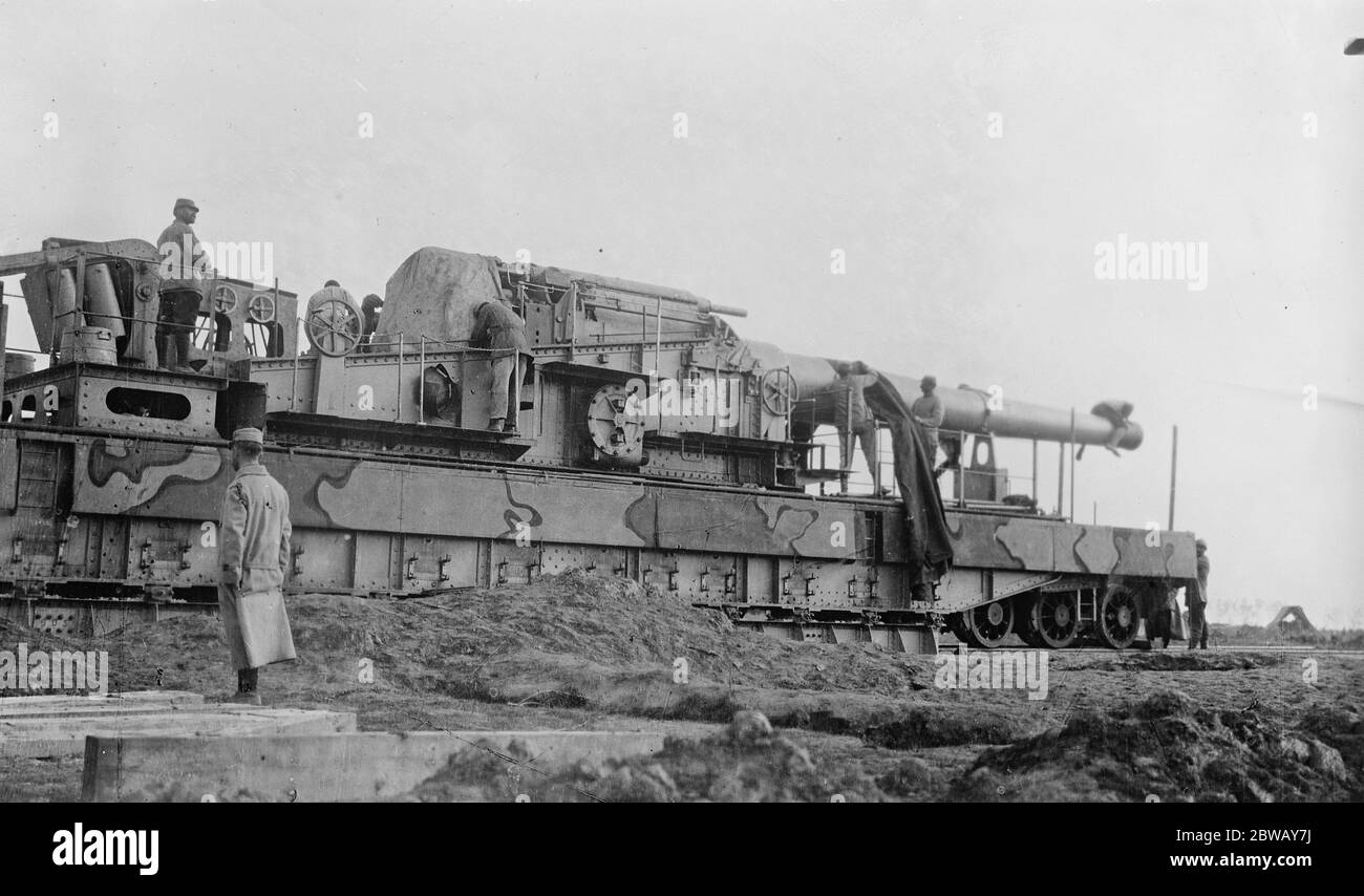 Der große Krieg . Französisch 320 mm Eisenbahngewehr . Geben Sie die Verwendung durch 1916 ein Stockfoto