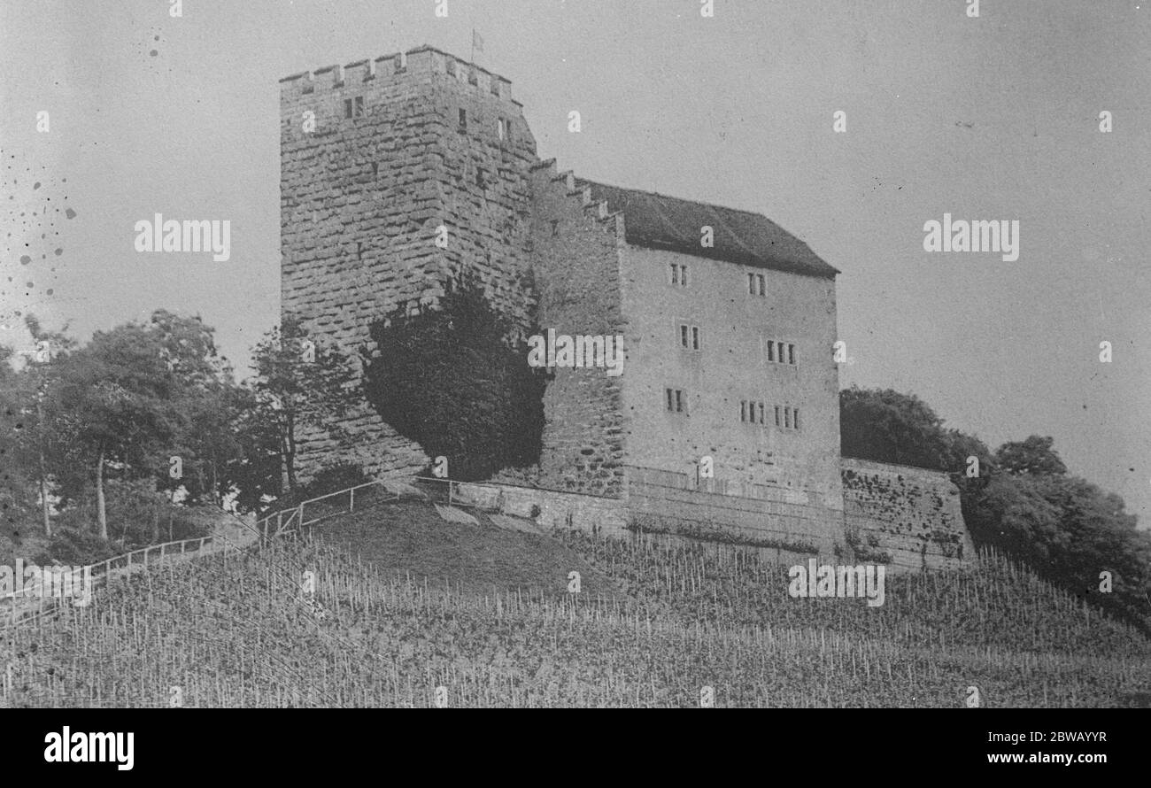Das Burgruine der Habsburger im Kanton Schweiz. Oktober 1920 Stockfoto