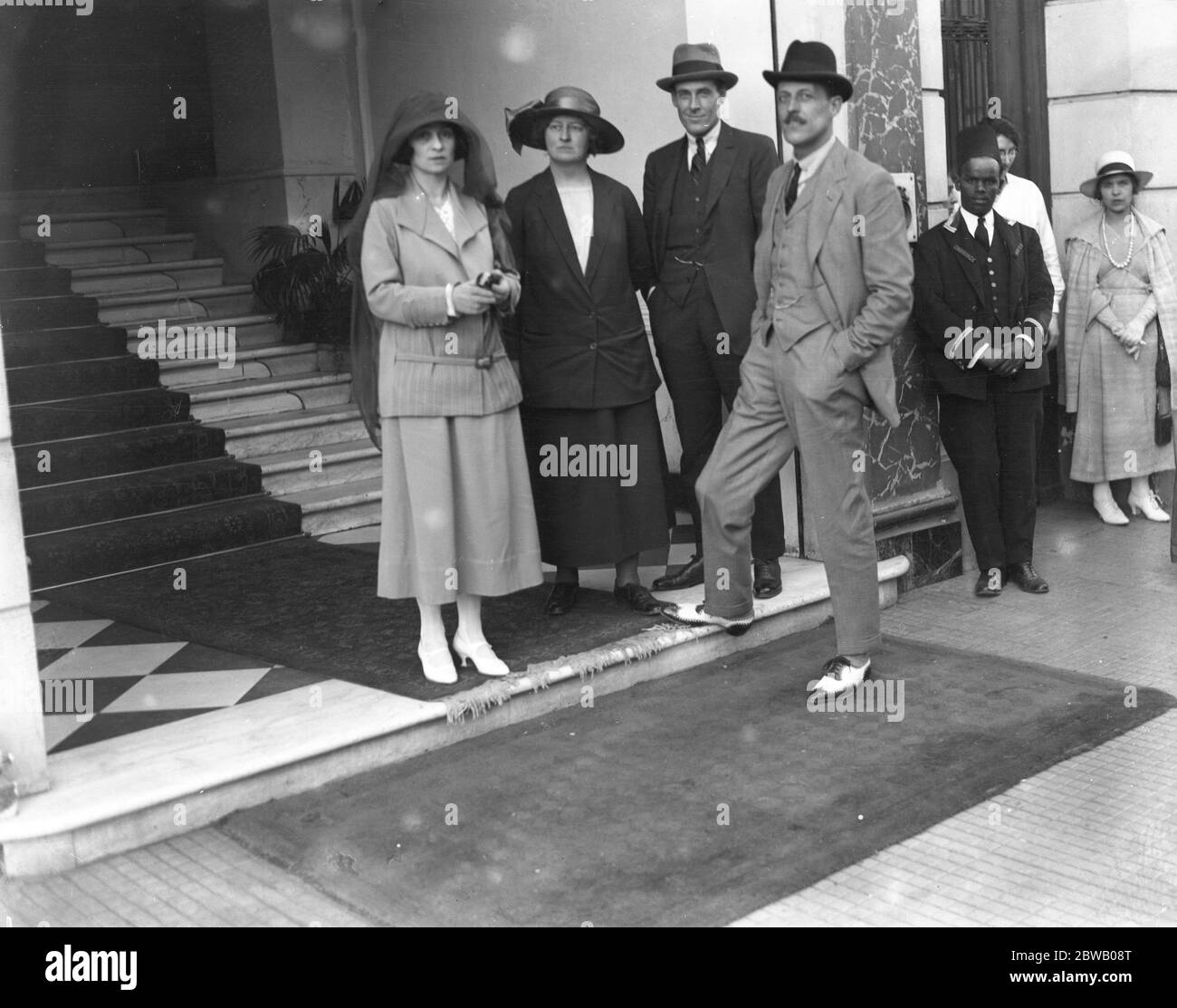 Kairo, Ägypten; die Marchioness of Anglesey, Miss Stapleton Cotton, Major Cranshaw und Marquess of Anglesey 21. März 1923 Stockfoto