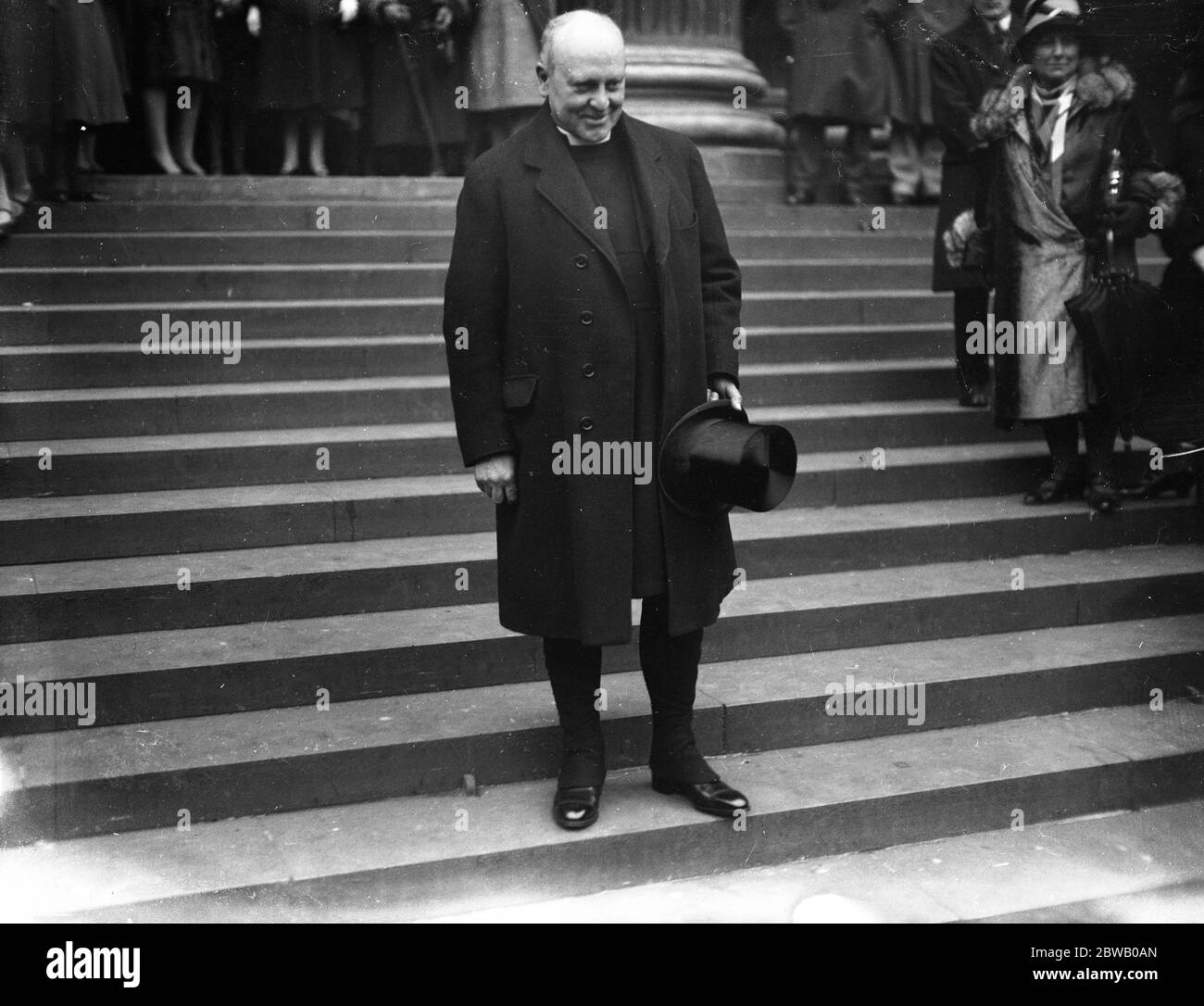Dr. Sharpe nach seiner Installation in St Paul 's Cathedral, London, als der neue Archdeacon von London. 25 Februar 1930 Stockfoto