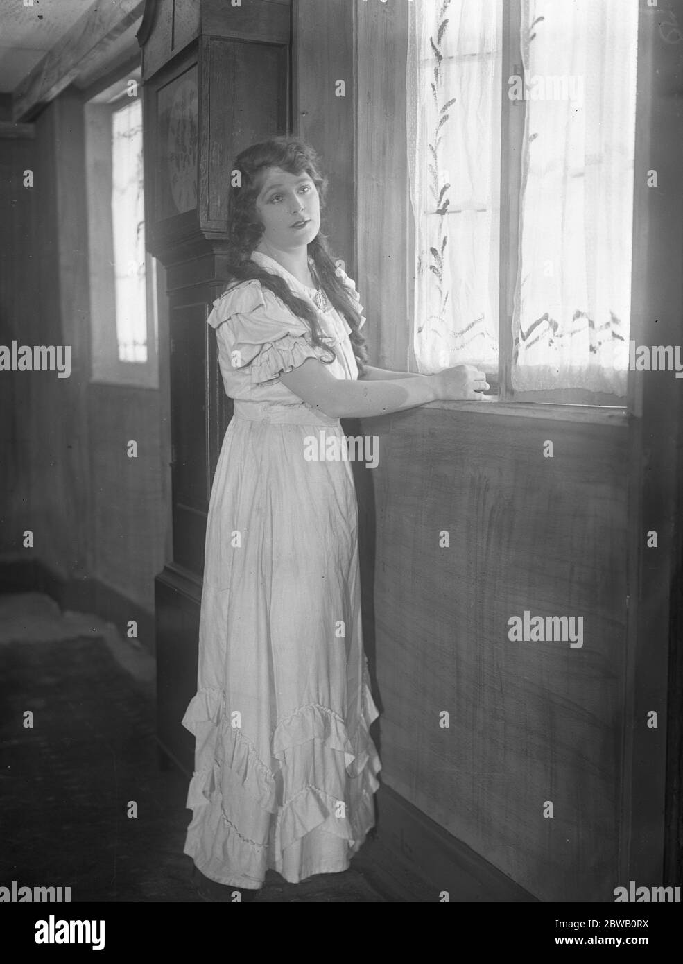 Dreharbeiten Ibsen ' s , "Säulen der Gesellschaft" . Miss Pam Neville als Betty . 1920 Stockfoto