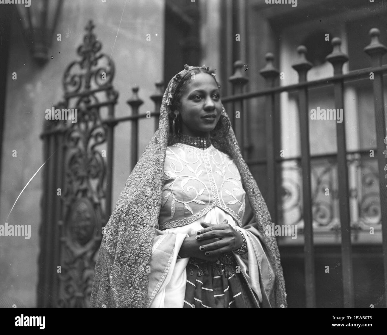 Im Claridge ' s Hotel, London, Prinzessin Kouka von Sudan, die ihre Heimat verlassen hat, um ein Leben in Filmen zu beginnen. Sie wird gegenüber Paul Robeson in dem Film spielen, "Jericho", eine Geschichte der Wüste. 22 Dezember 1936 Stockfoto