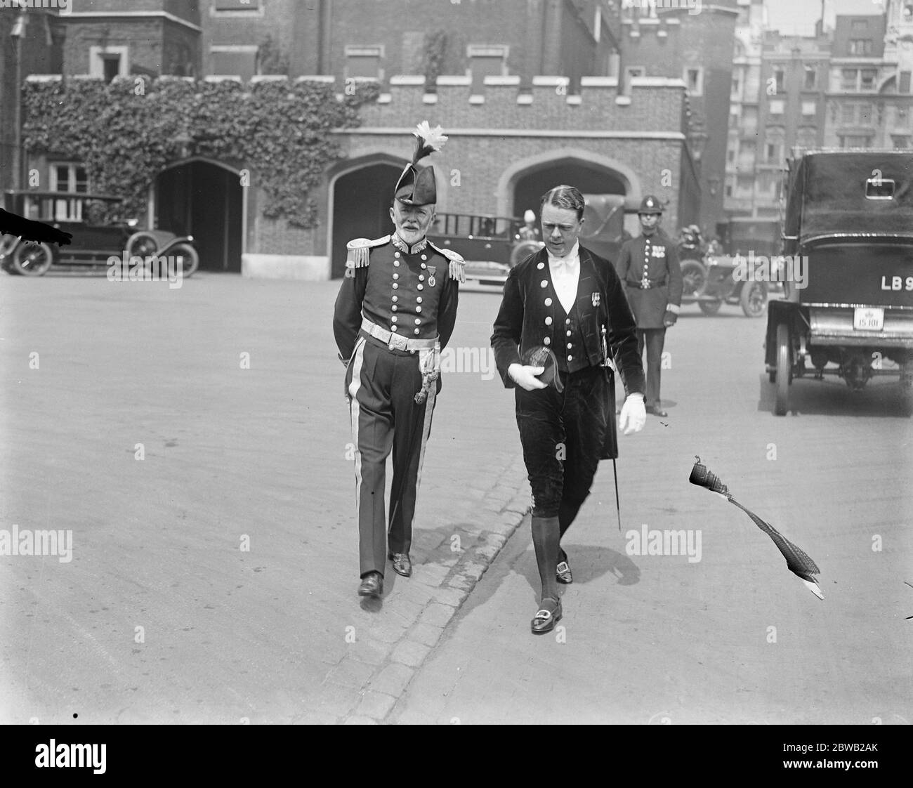 Die Kings Levee am St James Palace, London Lord Aberdare (links) und Lord Glenconner 29 Mai 1922 Stockfoto
