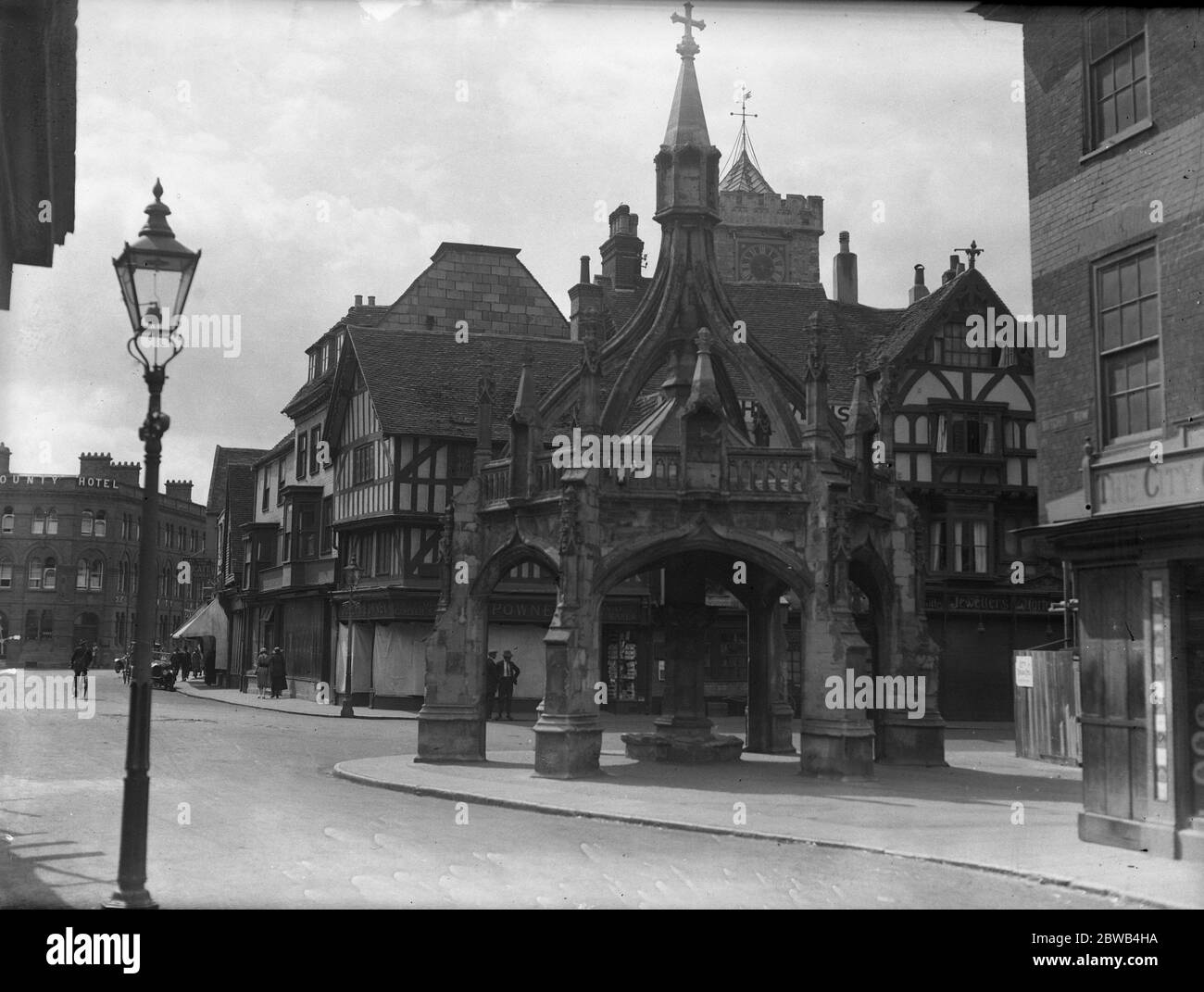 Das Geflügelkreuz und die Silver Street in Salisbury . 18 Juli 1923 Stockfoto