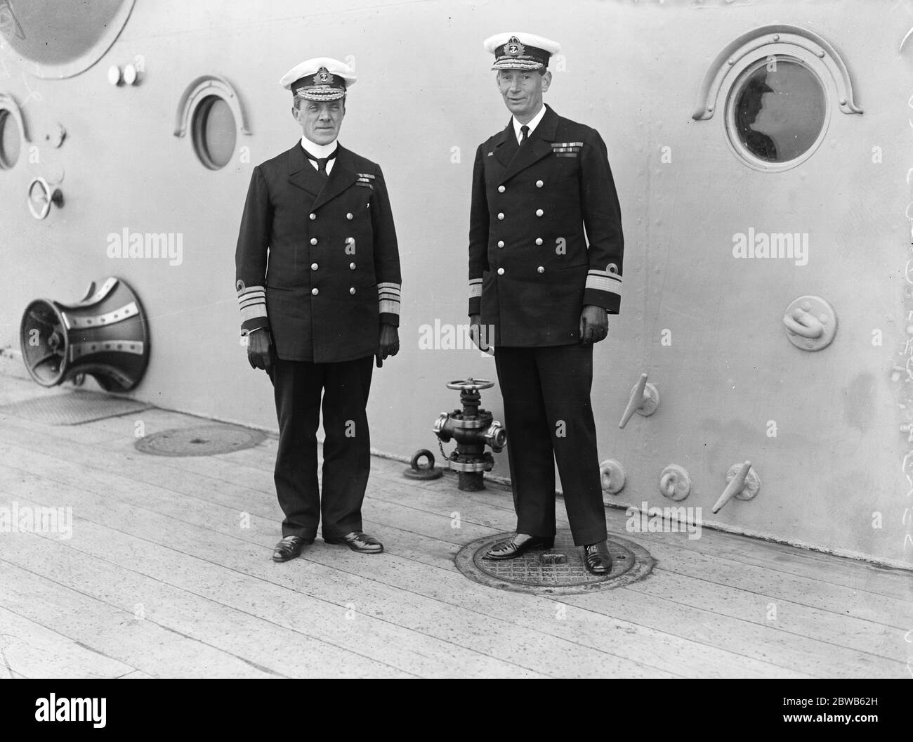 Admiral Doveton Sturdee mit dem hinteren Admiral Sir Roger Keyes, posierte auf HMS Hercules, erste und zweite im Kommando der 4. Battle Squadron. 1917 Stockfoto