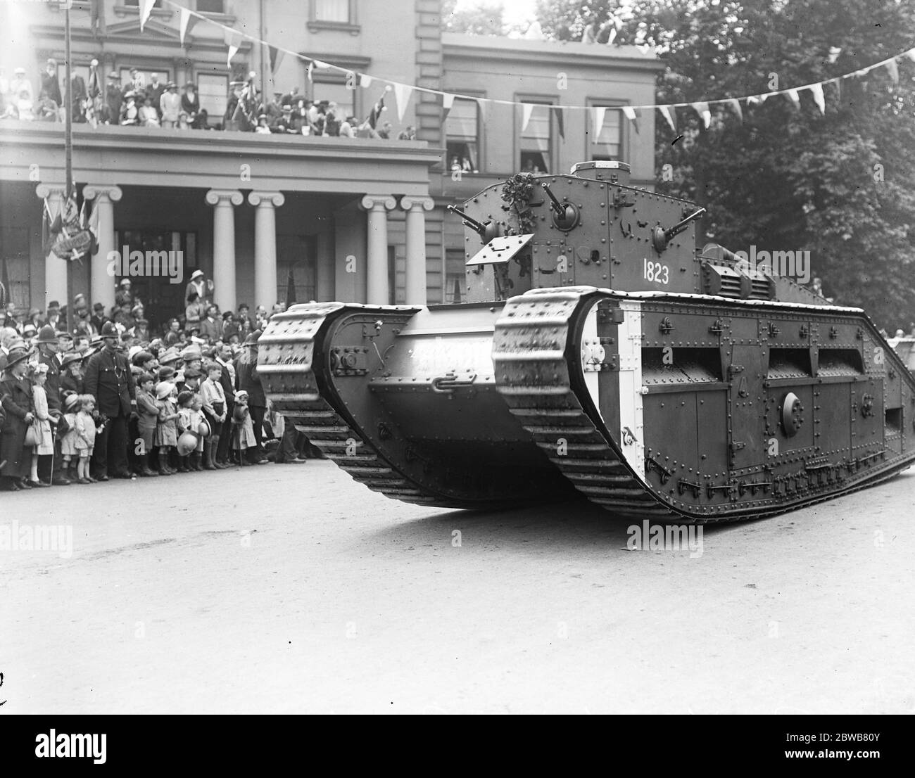Der große siegeszug in London. Britische Panzer auf Parade . 17 Juli 1919 Stockfoto