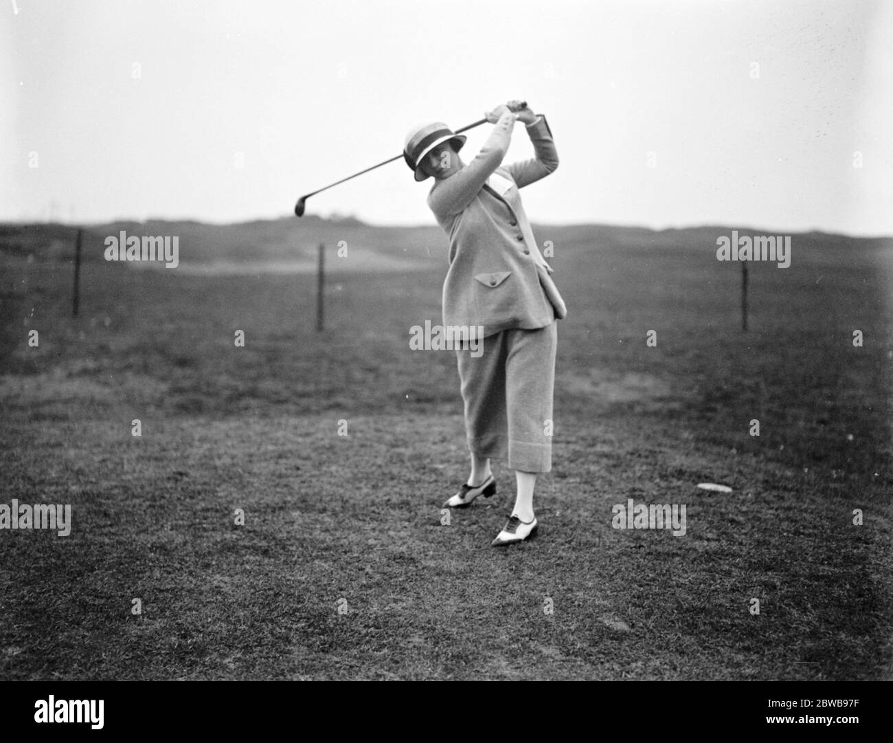 British Open Golf Champion bei Deal , Kent Frau Hagen fahren vom ersten Abschlag . 10 Mai 1923 Stockfoto