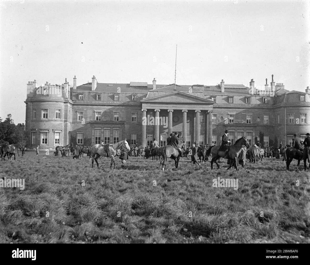 Eine Jagd treffen in Luton Hoo, dem Landsitz von Lord und Lady Ludlow. November 1922 Stockfoto