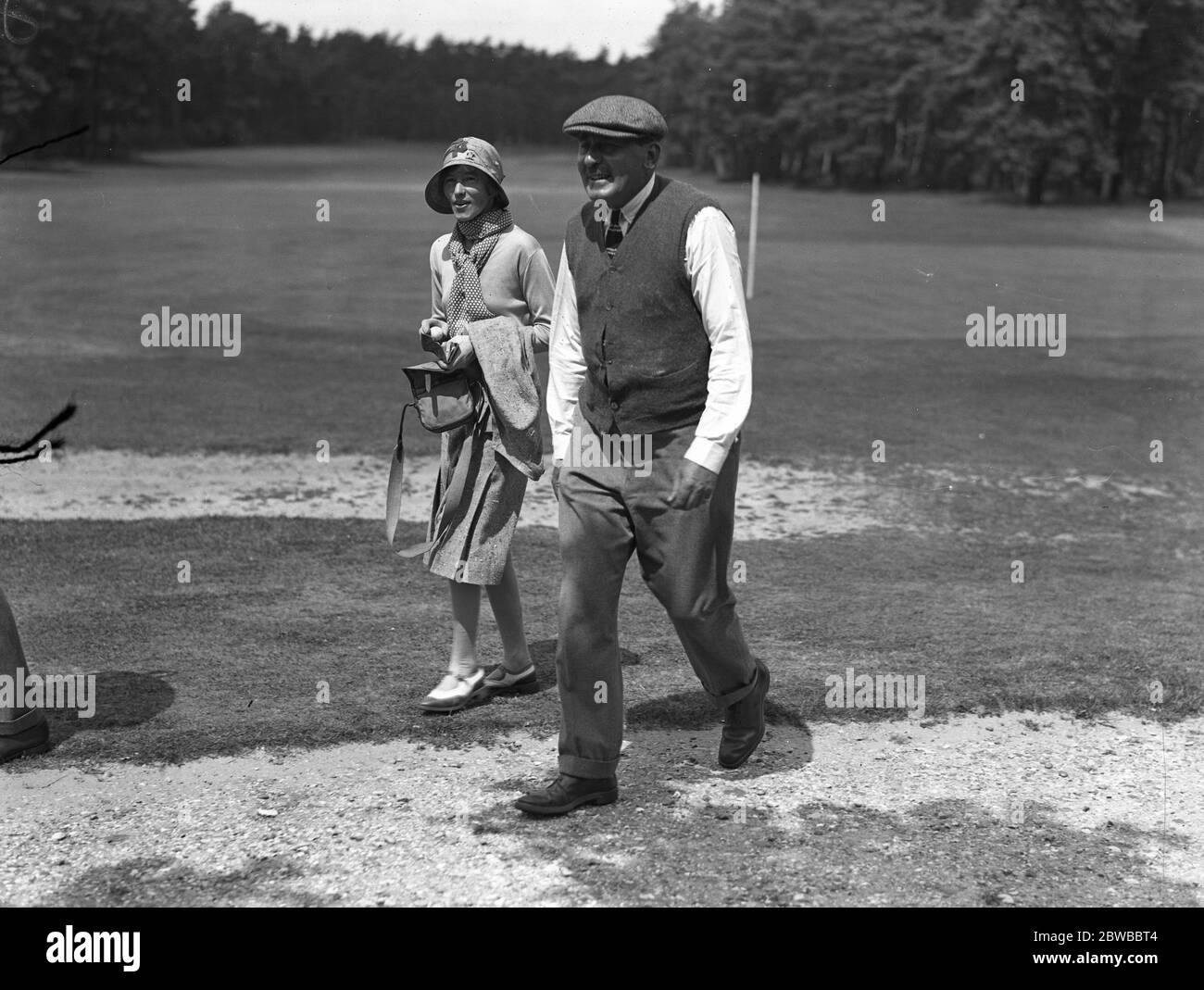 Männer gegen Frauen Golf im neuseeländischen Club , Byfleet Mr Bernard Darwin 1931 Stockfoto
