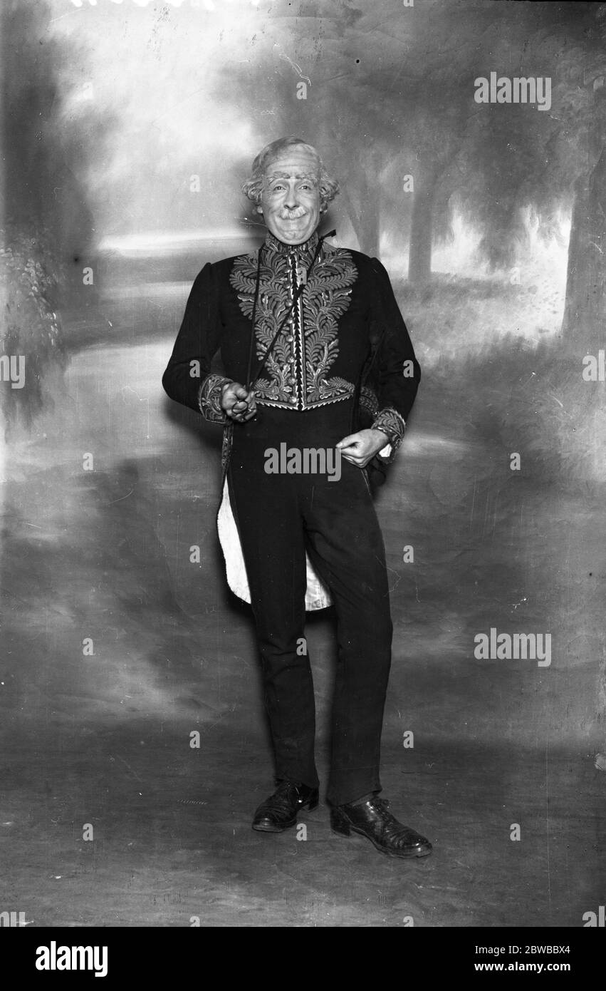 Colonel L Estrange Malone als Herr Lloyd George am Half Circle Club Fancy Dress Dance 10. Januar 1924 Stockfoto