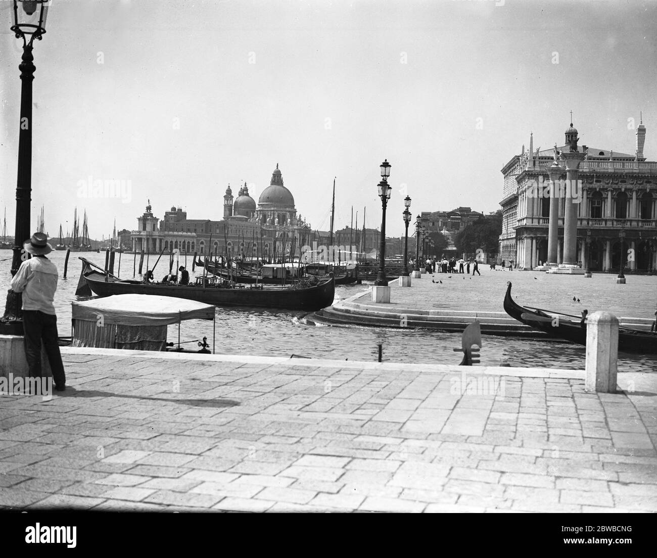 Venedig; der Eingang zum Canal Grande mit der Kirche Santa Maria della Salute vom Markusplatz aus gesehen. Stockfoto