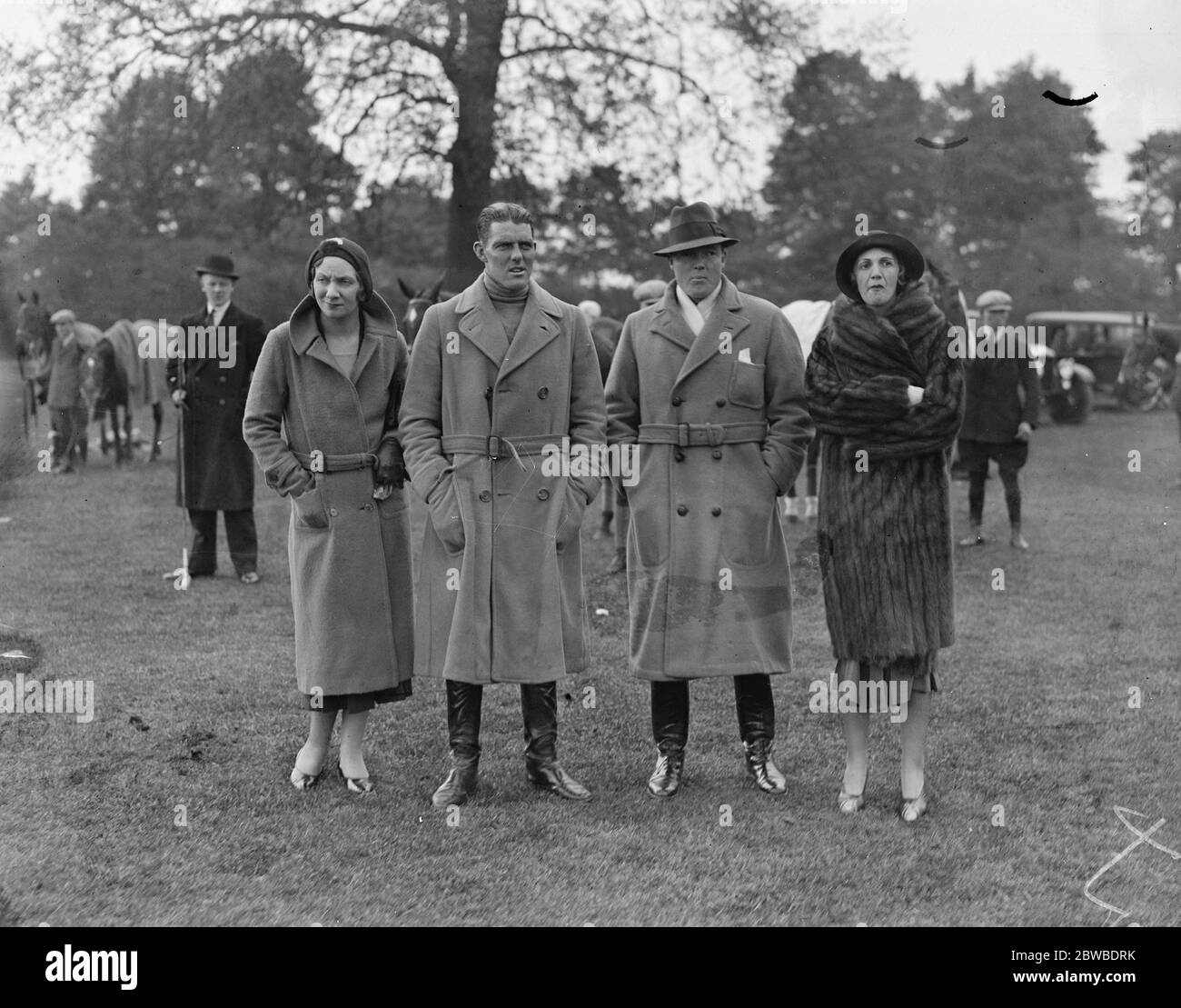 Polo in Ranelagh Bluejackets gegen die Kaisergarde von links nach rechts; Miss Ogle , Mr Tyrrell , Martin , Mr Laddie Sanford und Mrs Tyrrell Martin 20 May 1931 Stockfoto