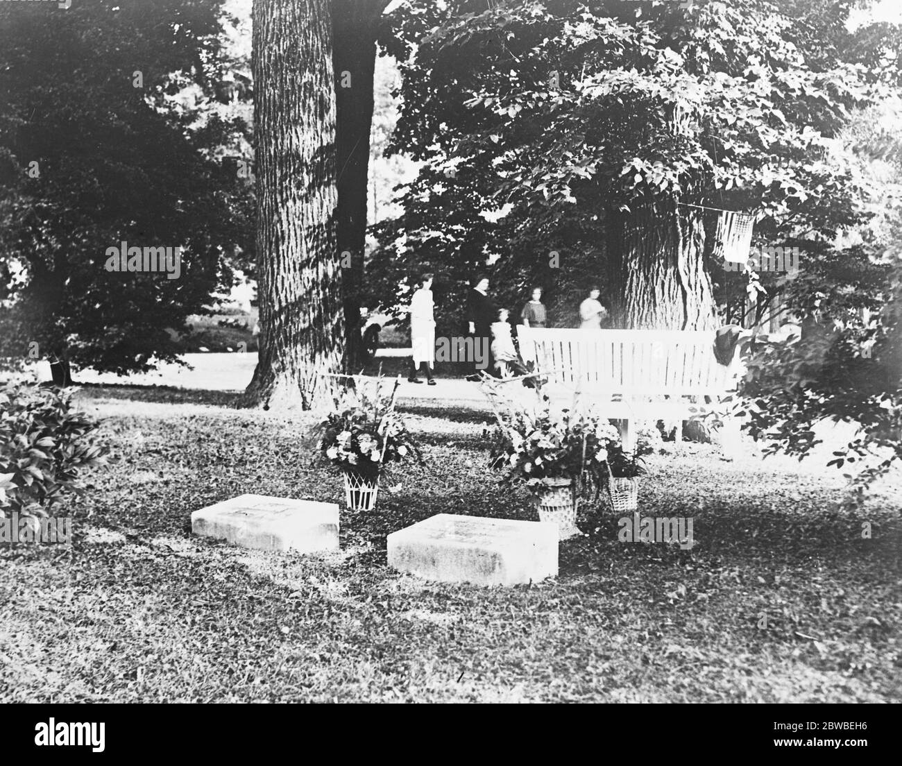 Präsident Harding ' s letzte Ruhestätte der Harding Familie Grundstück auf dem Friedhof in Marion Ohio, wo der Präsident begraben wurde. Er besetzt das Grundstück auf der rechten Seite seiner Mutter, Phoebe Dickenson Harding, seine Schwester, Mary Clarisa Harding ist auf dem Grundstück auf der linken Seite begraben 14 August 1923 Stockfoto