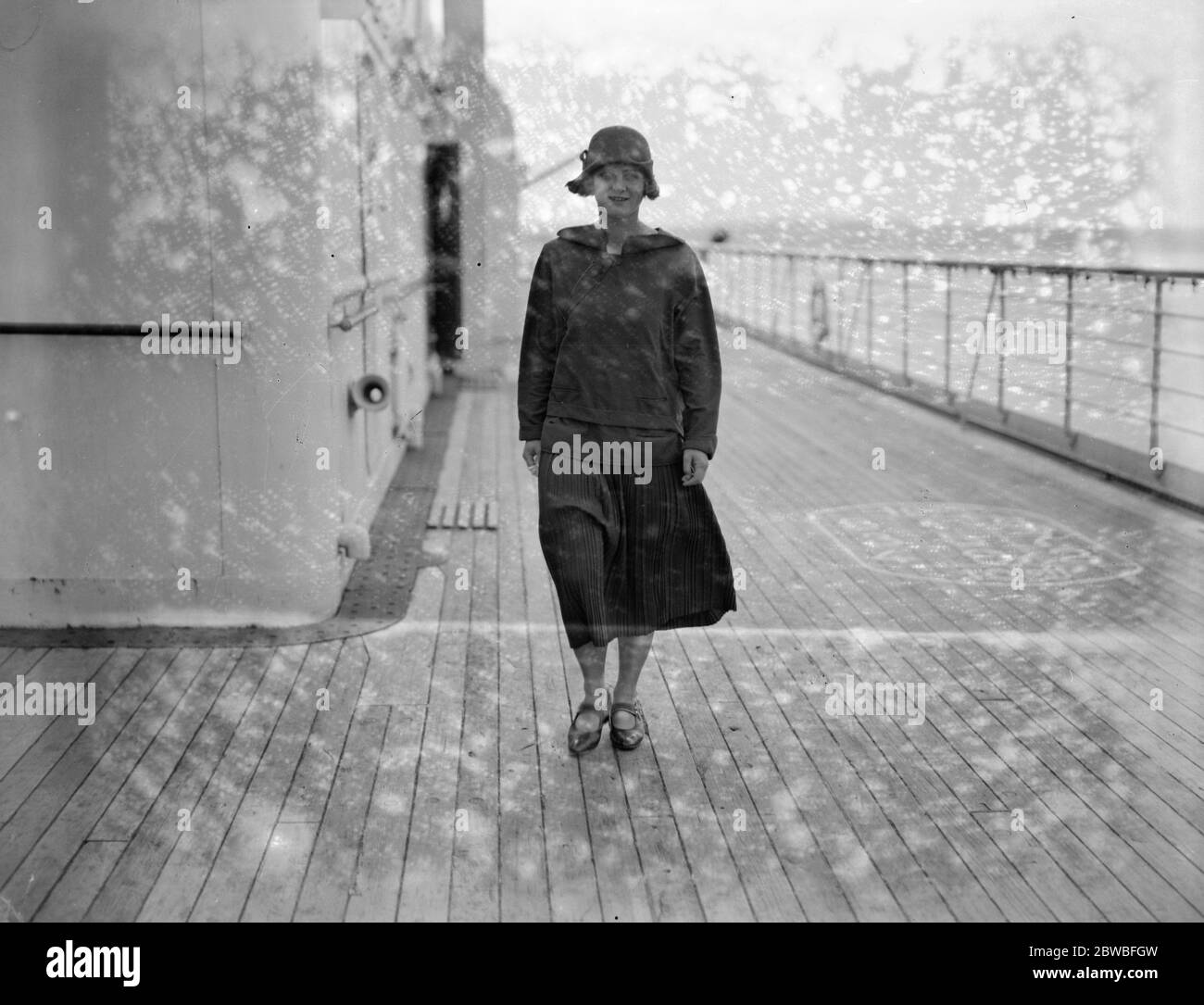 Ankunft auf dem Leviathan in Southampton Miss Enid Lillian , die neue Ziegfield Schönheit 7 Mai 1925 Stockfoto