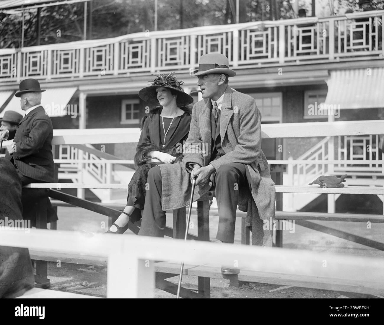 Hurlingham Polo Club , London Argentinien ' A ' gegen R A C Commander und Mrs McGrath 15 Mai 1922 Stockfoto