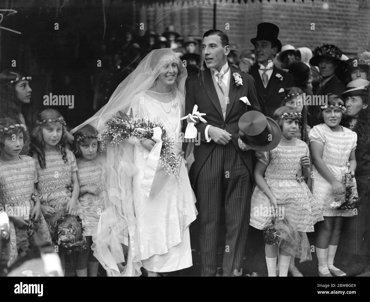 Hochzeit von Herrn G H S Edgar und Miss E V Samuel , am West End Synagoge die Braut und Bräutigam 18. September 1923 Stockfoto