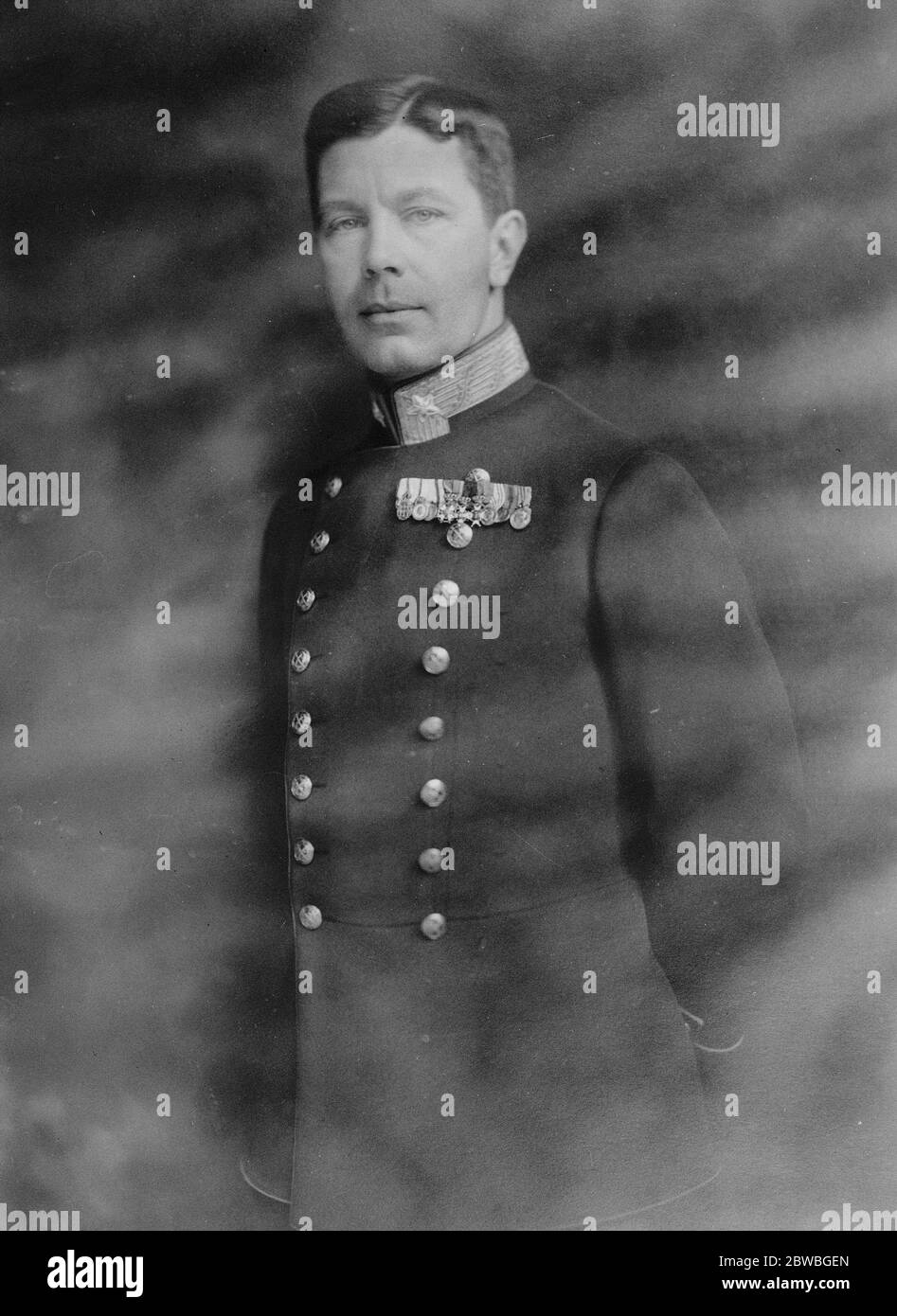 Schwedischer Kronprinz als Generalmajor der Kronprinz von Schweden fotografiert anlässlich seiner Beförderung zum Generalmajor am 9. Mai 1923 Stockfoto