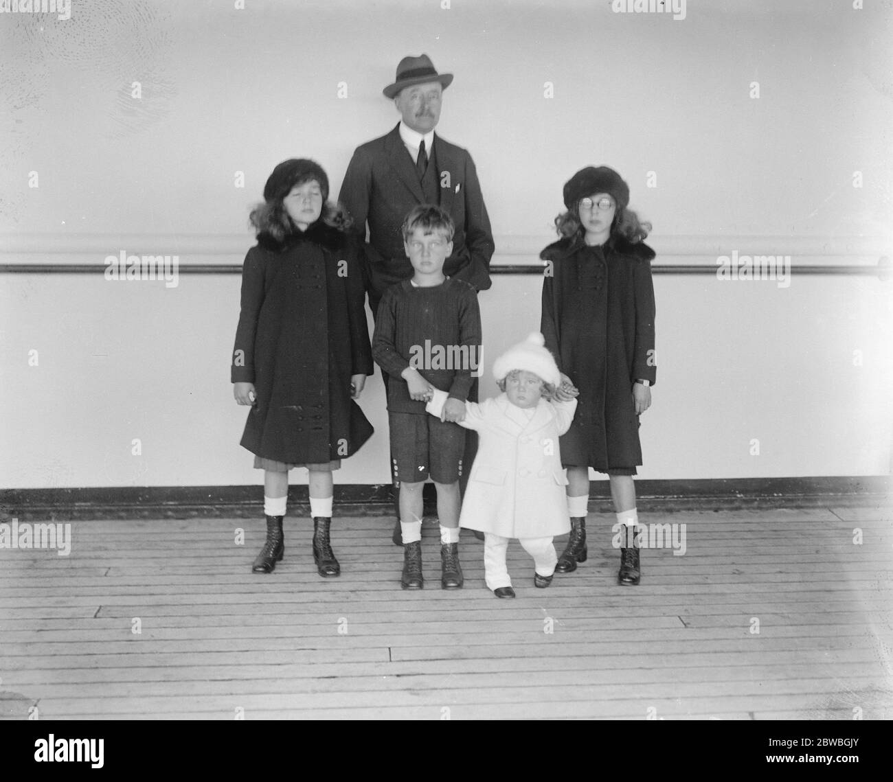 Auf nach Amerika der Earl of Granard mit seinen Kindern auf dem Majestic 28. September 1922 Stockfoto