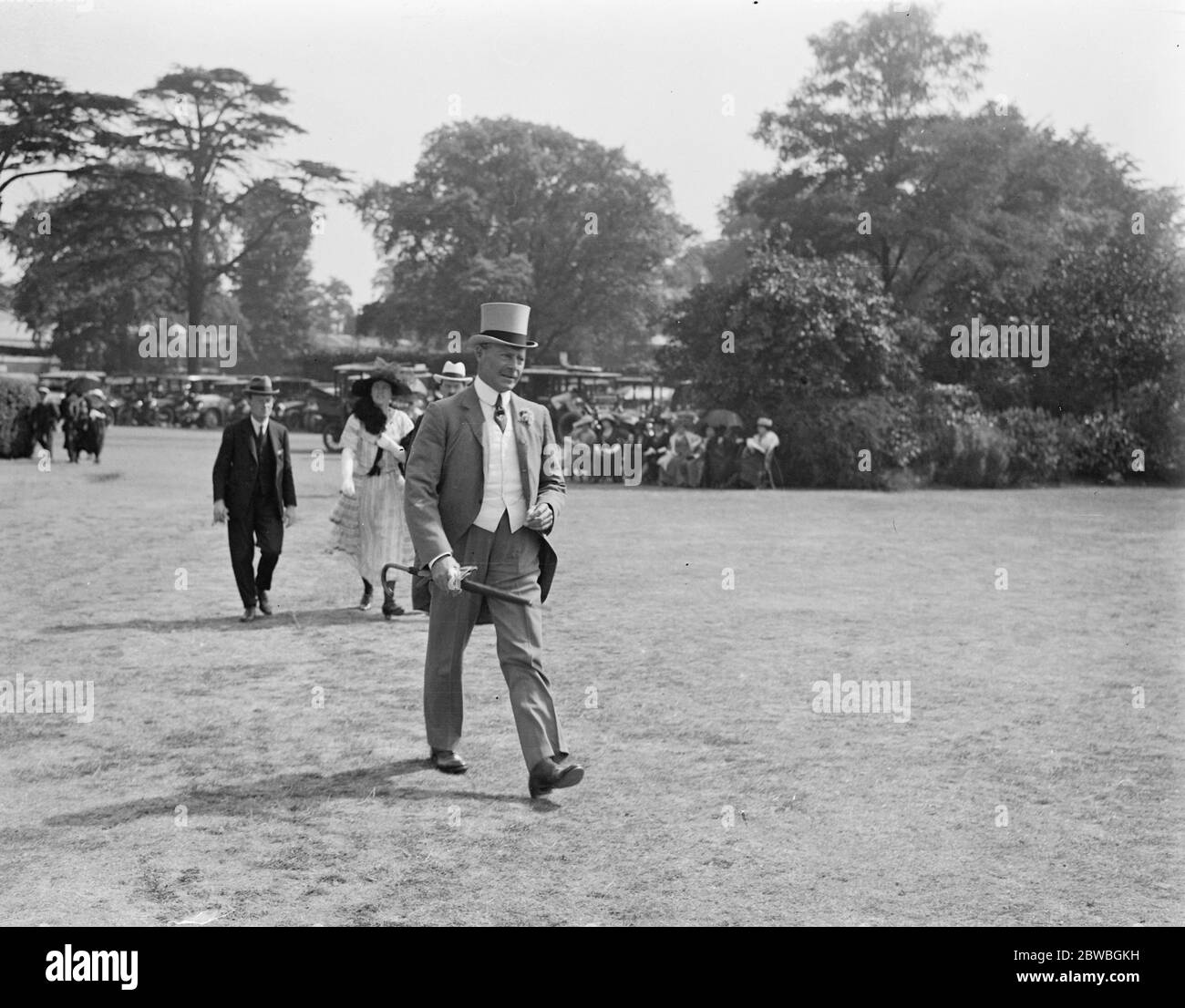 Polo in Hurlingham, London das Finale des Inter-Regimental-Turniers zwischen den 2. Rettungsschwimmer und den 17 Lancers. Lord Tweedmouth Ankunft 9 Juli 1921 Stockfoto