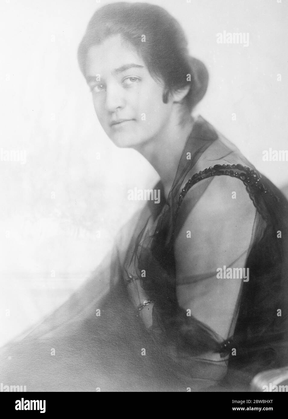 Countess Tennis Player für Wimbeldon Countess Sparre ein berühmter schwedischer Tennisspieler, der es heißt, kommt nach Wimbeldon im nächsten Jahr. Sie gilt als vielleicht beste Spielerin Skandinaviens und gehört zu einer der ältesten Familien des schwedischen Adels am 4. Juli 1922 Stockfoto