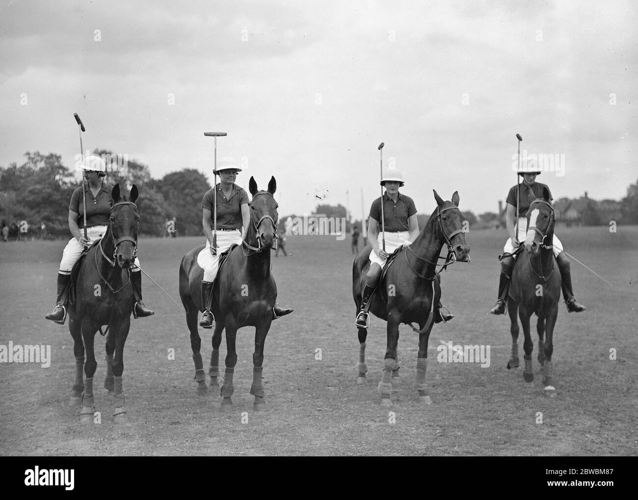 Damen Inter Club Polo in Ranelagh - Ferne ' B ' Team von links nach rechts Miss Pamela Denison Pender , Miss Joan Lanyon , Miss Pat Kelley und Miss Betty Kelley 1937 Stockfoto
