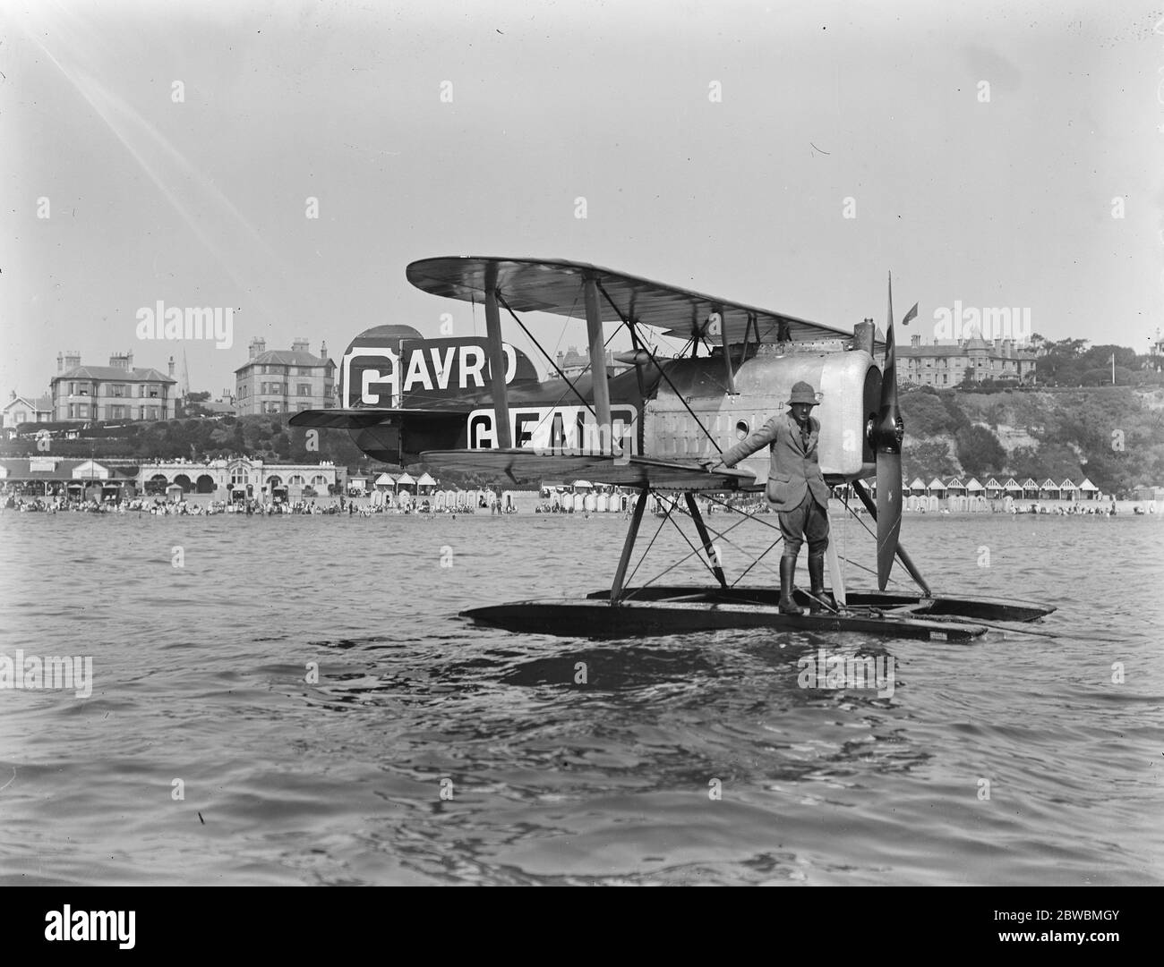 Erstes internationales Wasserflugzeug-Rennen in Bournemouth Kapitän Hammersley (Großbritannien) auf einer Avro Maschine 11. September 1919 Stockfoto