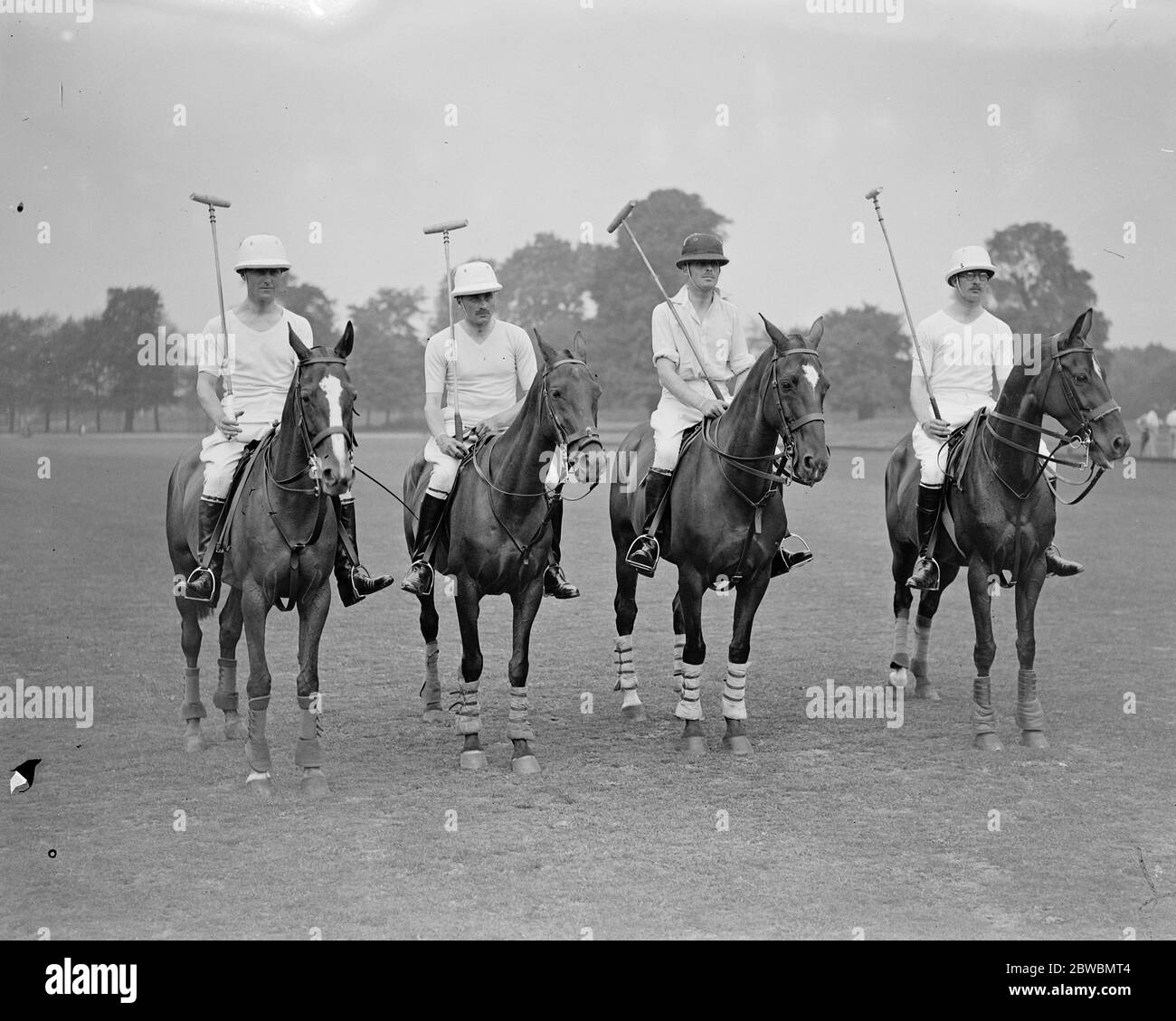 Ranelagh Bauernhof Polo Club . Finale der "Hunt Cup" die Tedworth (Gewinner) Team von links nach rechts ; P W Paget , C R Trotter , R L F Findlay , R A G Calthorpe 22 Juli 1933 Stockfoto