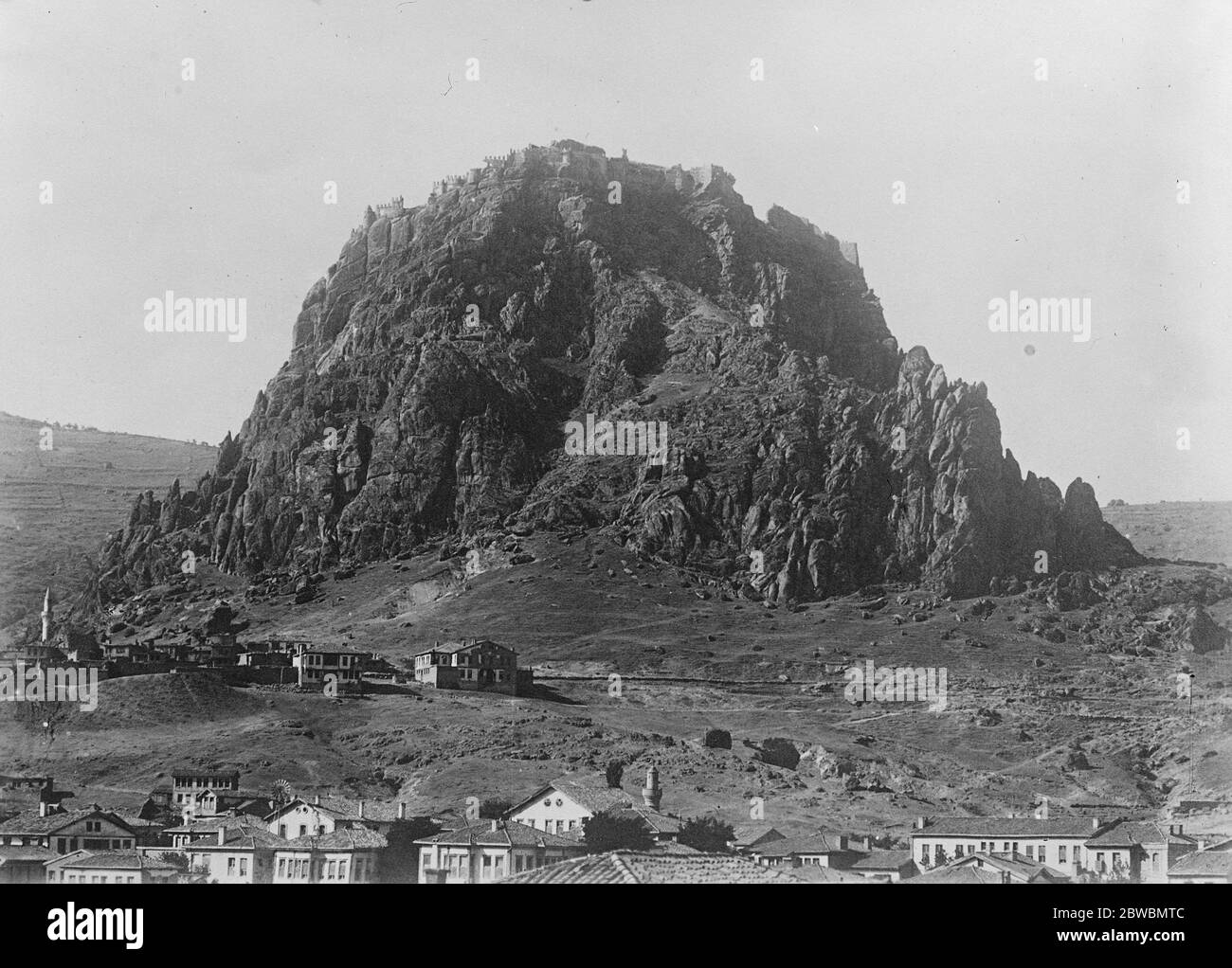 Greeces Runzelte Das Schicksal, Wo Das Griechische Debakel Begann. Der berühmte Schwarze Felsen von Afiun Karahissar in der Türkei, wo die große Schlacht stattfand, die die Frage zwischen den griechischen und türkischen Truppen 15. September 1922 entschied Stockfoto