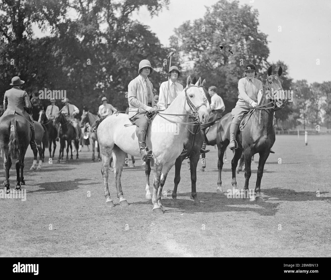 Die Ranelagh Club Montiert Gymkhana . Die Fahrer sind: Miss Hazel Hirsch, Miss Audrey Molteno und Prudence Calron. 13 Juli 1929 Stockfoto