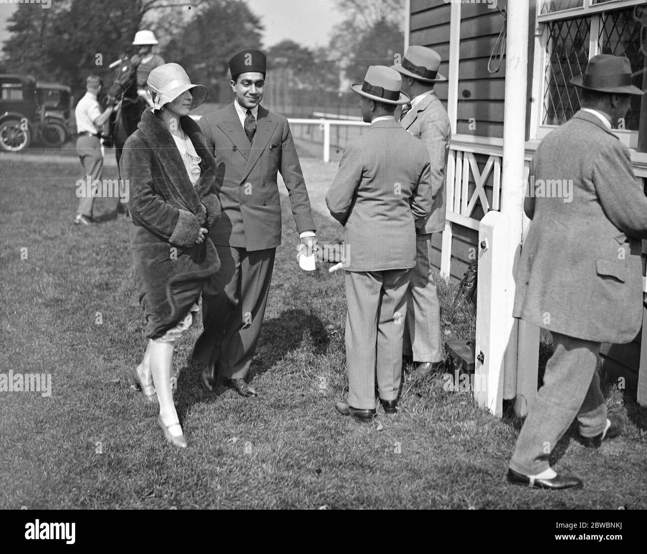 Polo in Ranelagh - Gunners gegen Merchiston . Frau Ware und Maharaja Kumar Uday Chand Mahlab (Sohn von Maharaja von Burdwan). Mai 1928 Stockfoto