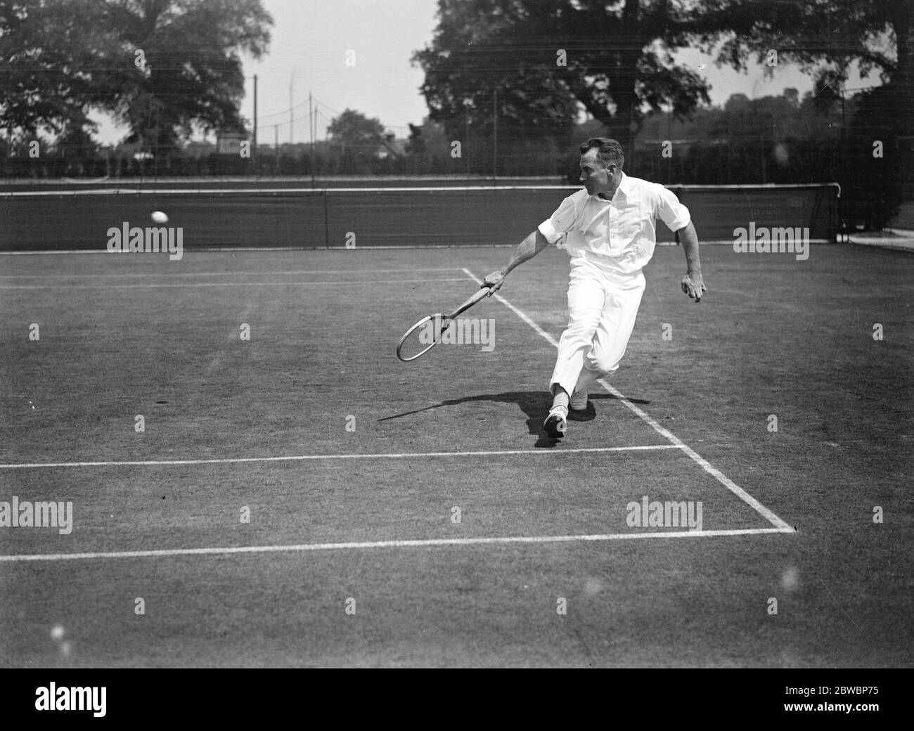 Hunter bei der Praxis für Wimbledon . Hunter bei der Praxis in Wimbledon für die große Meisterschaft Treffen. 23 Juni 1923 Stockfoto