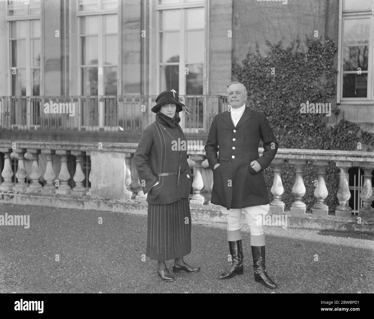 Hunts Eröffnung Treffen am Earl of Ludlows Country Seat , Luton Hoo Earl of Ludlow und die Gräfin von Ludlow 4 November 1922 Stockfoto