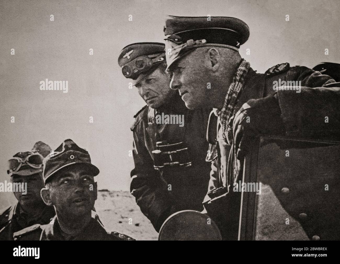 Feldmarschall Erwin Rommel (1891-1944), ein deutscher General, der im Volksmund als Wüstenfuchs bekannt ist. Er diente während des Zweiten Weltkriegs in der Wehrmacht (Streitkräfte) Nazi-Deutschland, als er seinen Ruf als einer der fähigsten Panzerkommandanten des Krieges, während der nordafrikanischen Kampagne ausgezeichnet. Stockfoto
