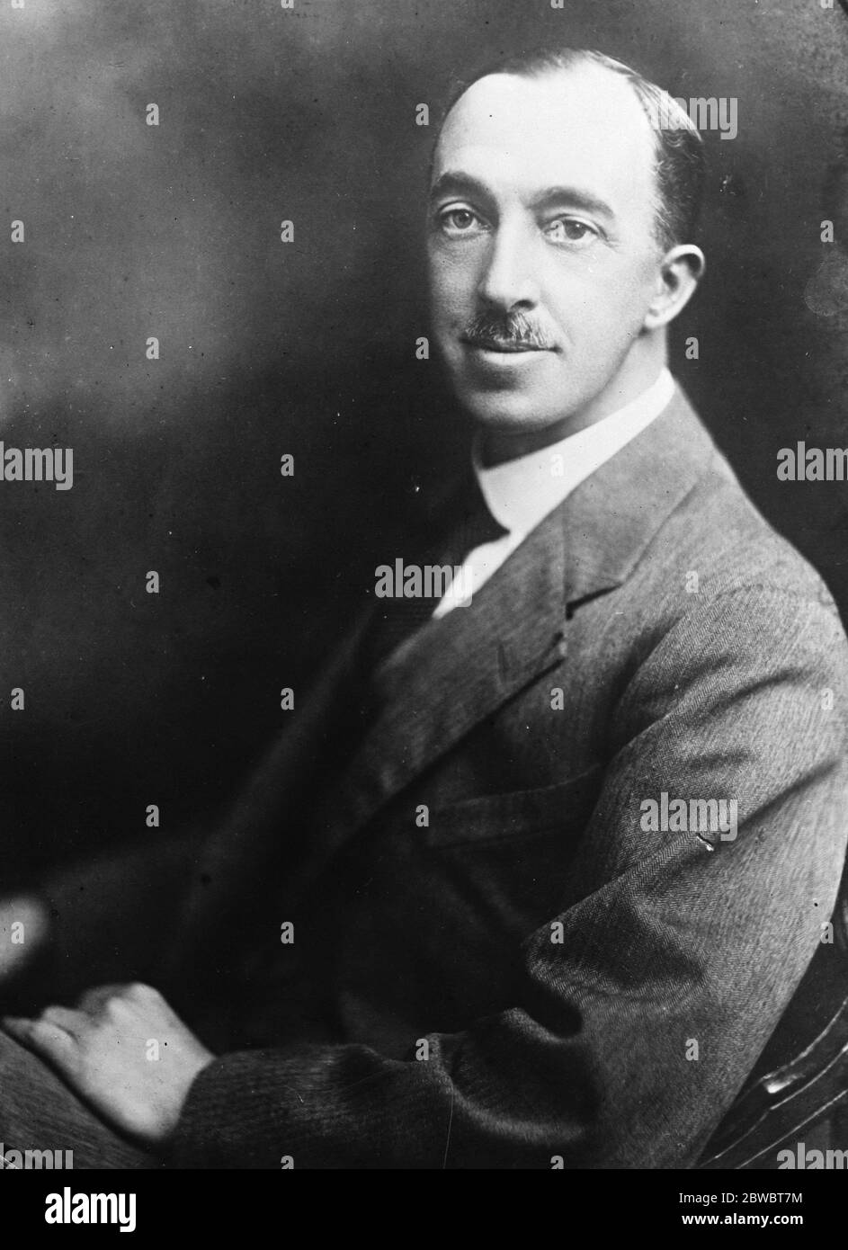 Mesopotamia Ölabkommen unterzeichnet von Bagdad Kabinett He Nichils , der es heißt, hat seit einem Vierteljahrhundert aktiv verhandelt und arbeitet, um die Konzession jetzt an die türkische Petroleum Co. Gewährt zu sichern . , Regierung in Konstantinopel (vor dem Krieg), und später in London als Geschäftsführer der Turkish Petroleum Co. Darüber hinaus ist Herr Nichols seit seiner Gründung am 16. März 1925 Direktor der Anglo Persian Oil Co Stockfoto