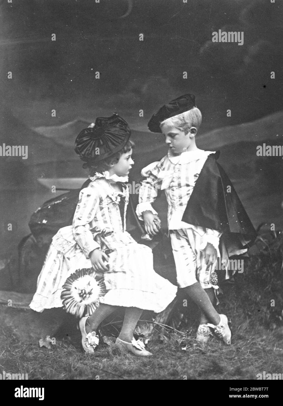 König von Italien, um 25. Jahrestag seiner Aufnahme zu feiern, photogaphed hier bei einem jungen Prinzen. Juni 1925 Stockfoto