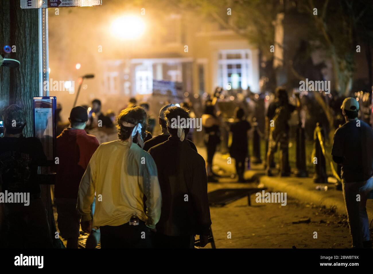 Washington, DC / USA - 30. Mai 2020: Menschenmassen im Weißen Haus, um gegen den Tod von George Floyd zu protestieren. Stockfoto