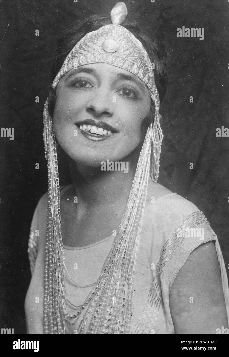 La Jolie Rhana , der berühmte Tänzer des Palace Theatre , Paris . Dezember 1926 Stockfoto
