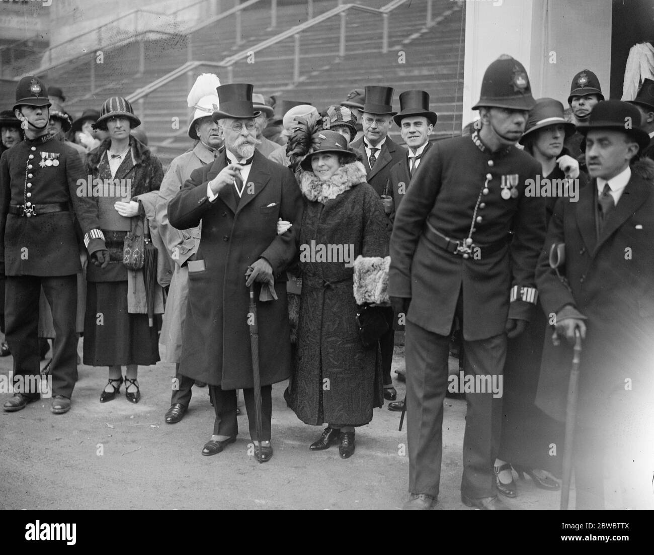Prominente bei der Eröffnung der British Empire Ausstellung Mr und Mrs. Soly Joel 23 April 1924 Stockfoto