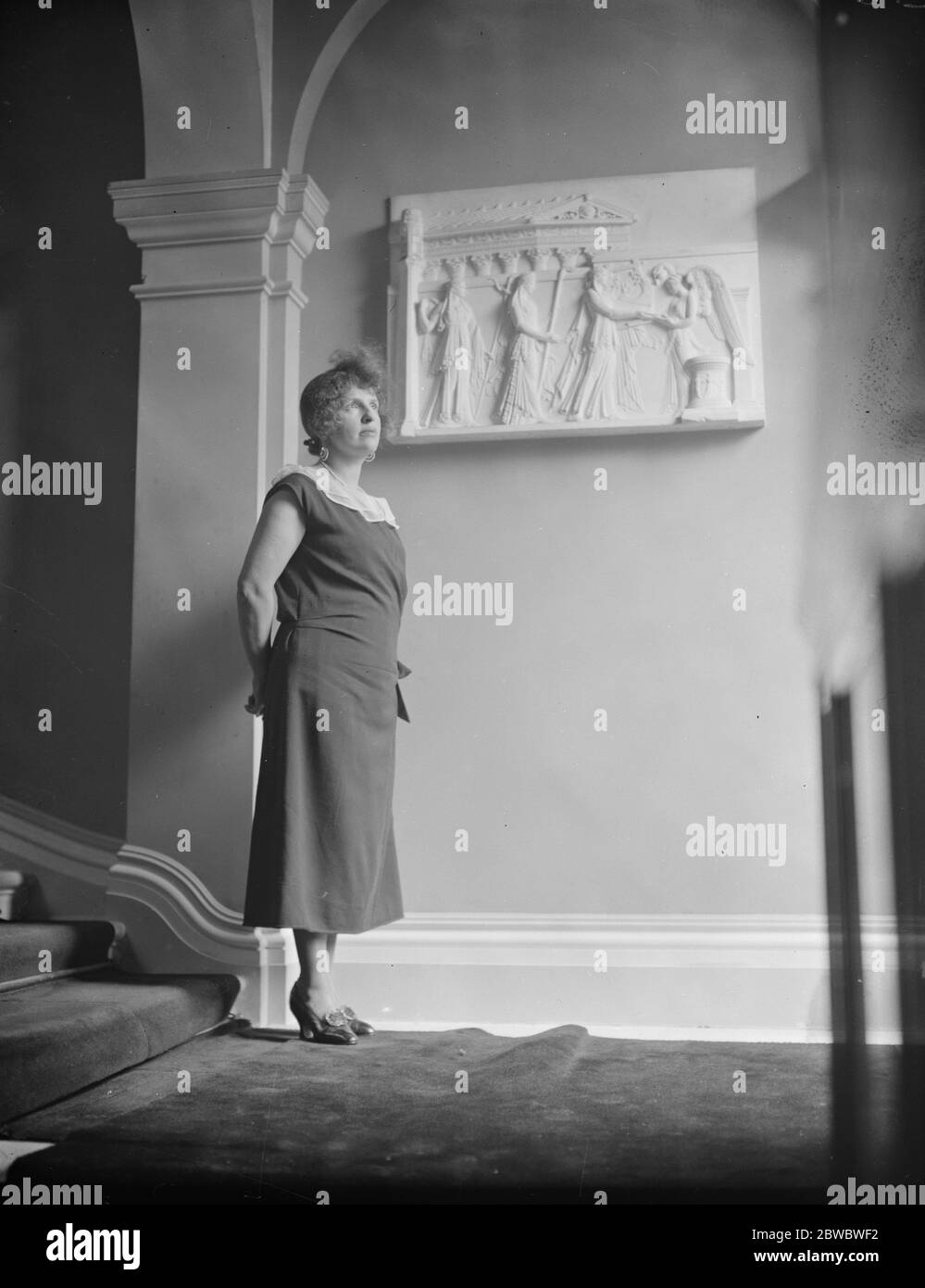 Großes Hotel, das von einer Prinzessin Valetine Nigeradse , einer Russin, geführt wird, hat das Deepdene Mansion Hoteli in Dorking Surrey gekauft 9 Oktober 1923 Stockfoto