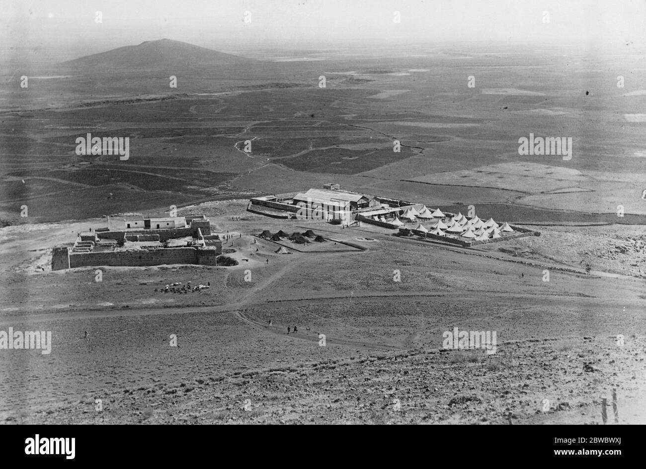 Die französische Rückseite in Syrien . Sueida Fort, das von den aufständischen Russentribemtern bedroht ist, die den französischen Truppen in Syrien eine schwere Kehrtwenden zugefügt haben. Bis 10. August 1925 Stockfoto