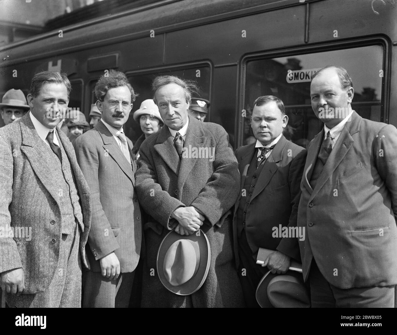 Labor MP 's verlassen für Russland, um Handelsmöglichkeiten zu untersuchen. Von links nach rechts: R A Taylor, M W P Coates, R C Wallhead, MP, Herr Mardy Jones, MP, Herr Q H Hall, MP, fotografiert in Victoria Station. September 1925 Stockfoto