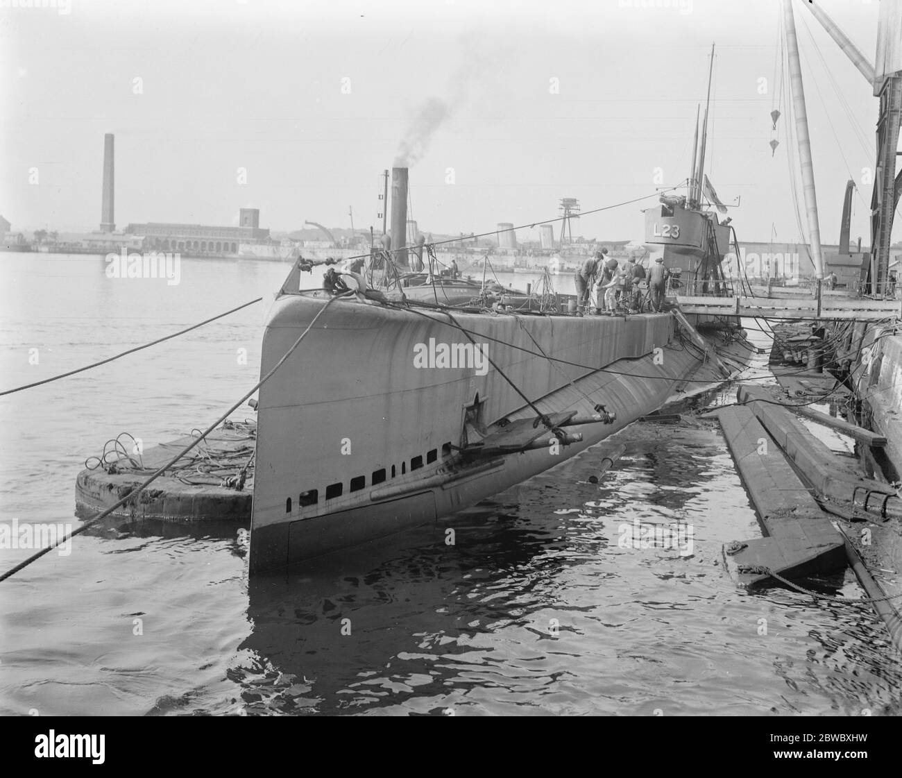 Vier Zoll-Kanone auf conning Turm des neuen britischen U-Boot 19 September 1924 Stockfoto