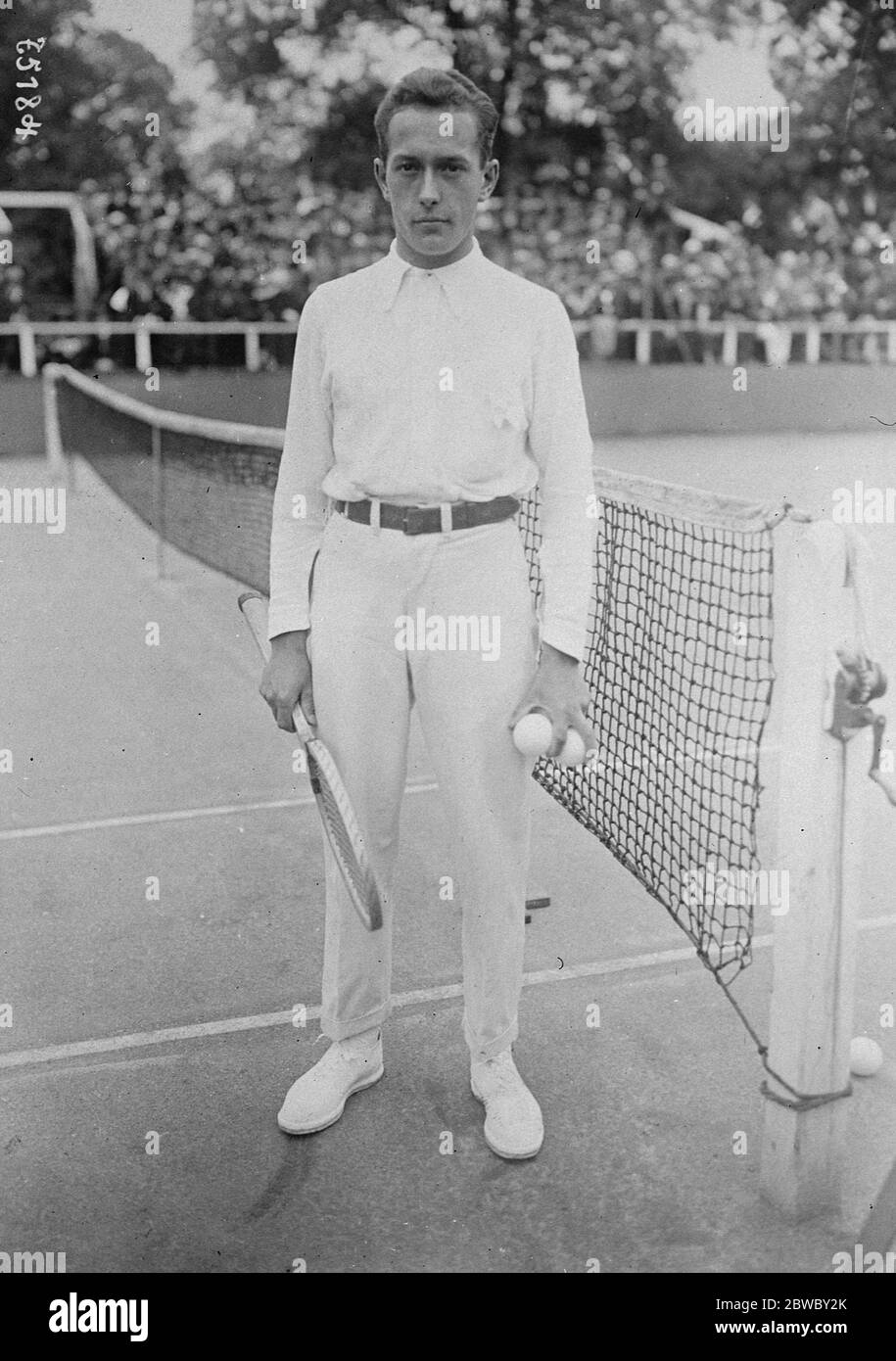 M Cochet , der französische Tennisspieler 17. Dezember 1925 Stockfoto