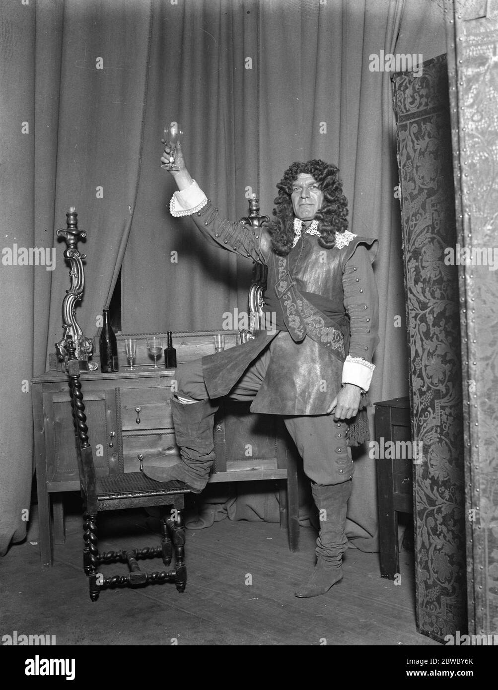 Admiral für die Nächstenliebe zu handeln. Admiral Taylor wird in einem One-Act-Komödie im New Century Theatre, Notting Hill erscheinen. Admiral E. TAYLOR als Admiral Sir Christopher Mings. 28. Oktober 1925 Stockfoto