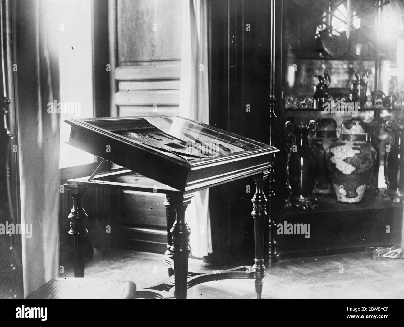 Wie der conde Diamant gestohlen wurde. Der Fall im tTreasure Tower des Chateau de Chantilly , in der Nähe von Paris , aus dem der £ 200 , 000 Grand Conde Diamant gestohlen wurde 13 Oktober 1926 Stockfoto